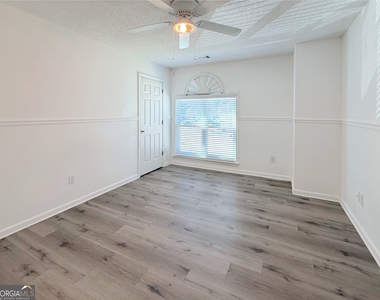 3020 Stanstead Circle - Photo Thumbnail 14