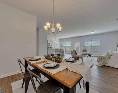 350 Cranston Drive - Photo Thumbnail 4