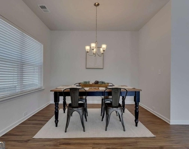 350 Cranston Drive - Photo Thumbnail 5