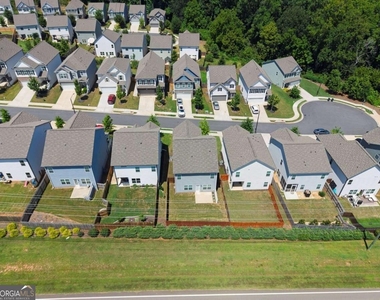 350 Cranston Drive - Photo Thumbnail 24