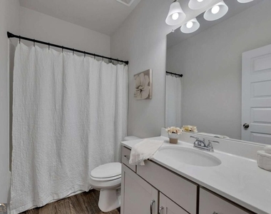 350 Cranston Drive - Photo Thumbnail 18