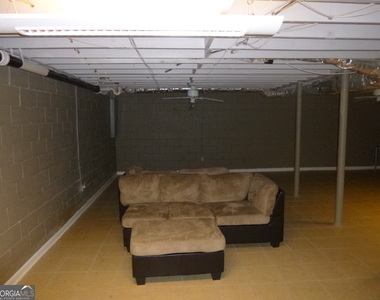2575 Fox Hall Lane S - Photo Thumbnail 18