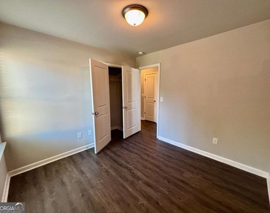 321 Nutwood Trace - Photo Thumbnail 14