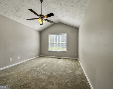 121 Maplewood Drive - Photo Thumbnail 9