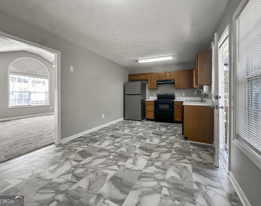 121 Maplewood Drive - Photo Thumbnail 5