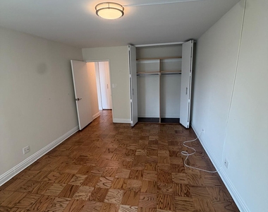 East 71st Street - Photo Thumbnail 7