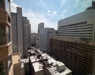 East 71st Street - Photo Thumbnail 10