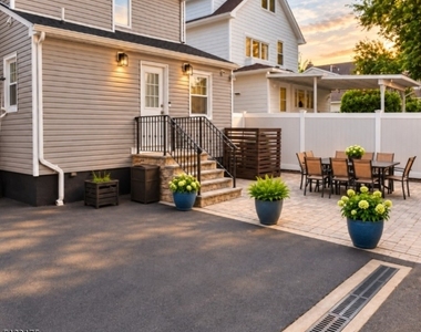 1048 Kensington Ter - Photo Thumbnail 13