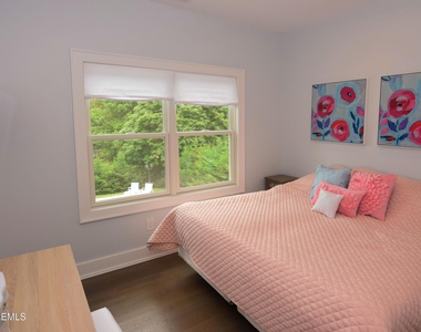 229 Lockwood Avenue - Photo Thumbnail 10