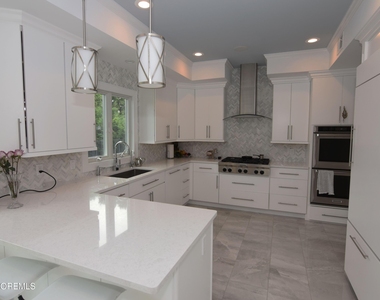 229 Lockwood Avenue - Photo Thumbnail 4
