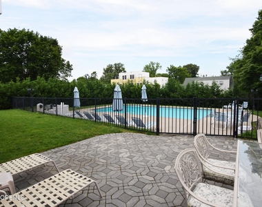 229 Lockwood Avenue - Photo Thumbnail 15