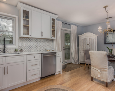 417 Bay Way - Photo Thumbnail 6