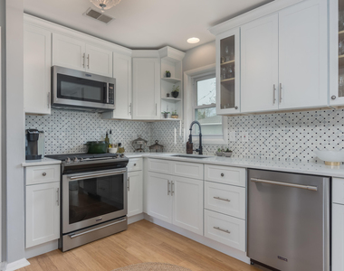 417 Bay Way - Photo Thumbnail 3