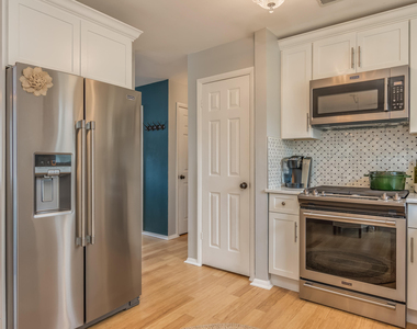 417 Bay Way - Photo Thumbnail 5