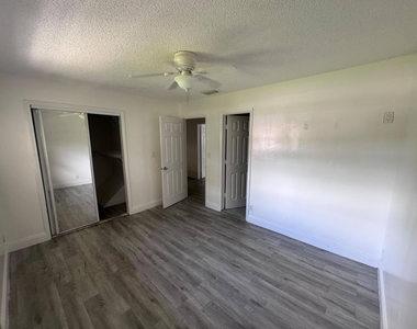 7918 Kimberly Boulevard - Photo Thumbnail 15
