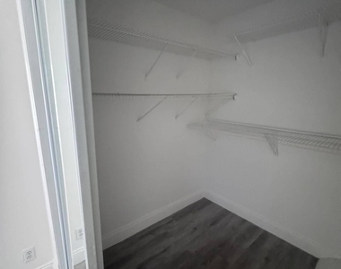 7918 Kimberly Boulevard - Photo Thumbnail 17