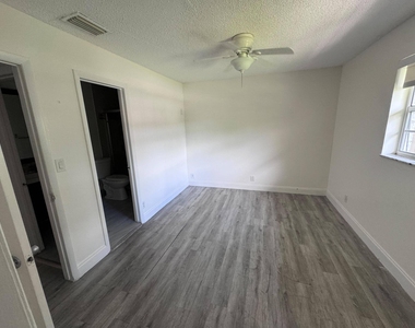 7918 Kimberly Boulevard - Photo Thumbnail 18