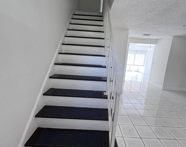 7918 Kimberly Boulevard - Photo Thumbnail 10