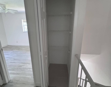 7918 Kimberly Boulevard - Photo Thumbnail 13