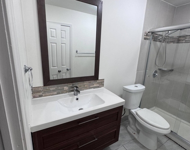 7918 Kimberly Boulevard - Photo Thumbnail 7