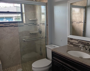 6284 Francis Street - Photo Thumbnail 11