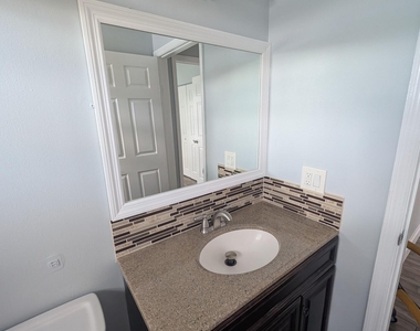 6284 Francis Street - Photo Thumbnail 12