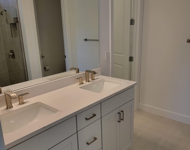8433 Beagle Terrace - Photo Thumbnail 9