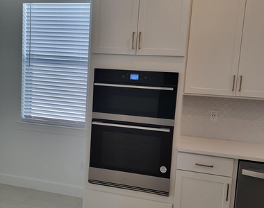 8433 Beagle Terrace - Photo Thumbnail 3