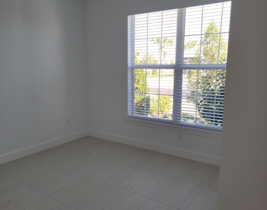 8433 Beagle Terrace - Photo Thumbnail 7