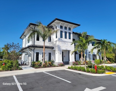 8433 Beagle Terrace - Photo Thumbnail 16