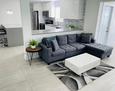 401 Sw 6th Avenue - Photo Thumbnail 2