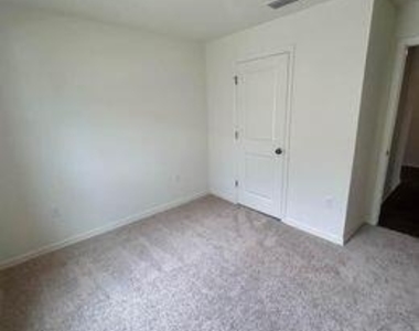 1808 Grand Ridge Street - Photo Thumbnail 3