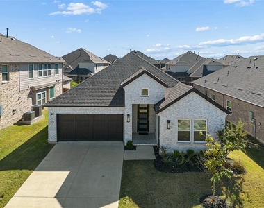6228 White Creek Drive - Photo Thumbnail 6