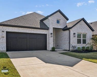6228 White Creek Drive - Photo Thumbnail 2