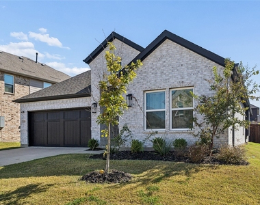 6228 White Creek Drive - Photo Thumbnail 5