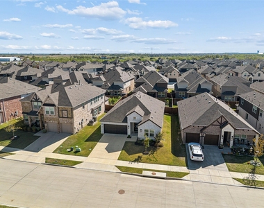 6228 White Creek Drive - Photo Thumbnail 27