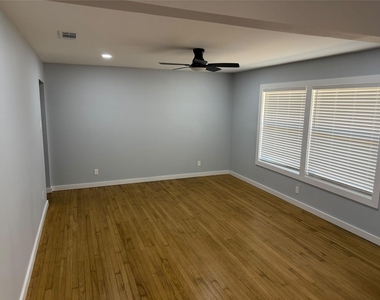 2320 Prichard Lane - Photo Thumbnail 12