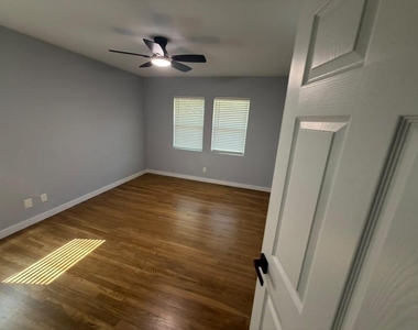 2320 Prichard Lane - Photo Thumbnail 8