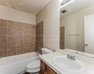 5901 Shadydell Drive - Photo Thumbnail 7
