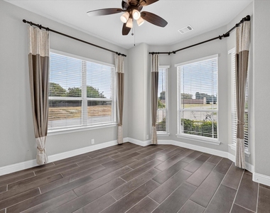 1941 Silverleaf Drive - Photo Thumbnail 4