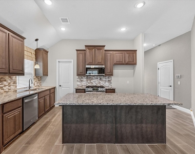 1941 Silverleaf Drive - Photo Thumbnail 13