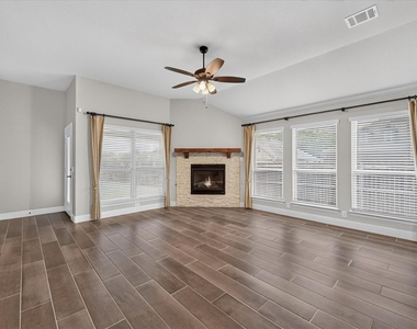 1941 Silverleaf Drive - Photo Thumbnail 7
