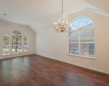 1021 Cherry Hill Lane - Photo Thumbnail 4
