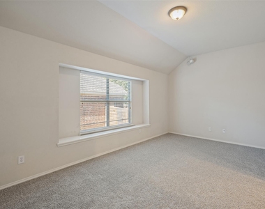 1021 Cherry Hill Lane - Photo Thumbnail 6