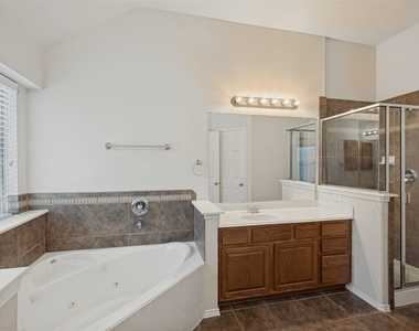 1021 Cherry Hill Lane - Photo Thumbnail 10