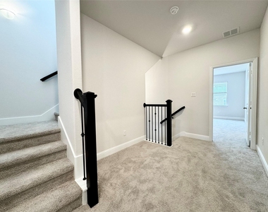 7856 Manilla Drive - Photo Thumbnail 8