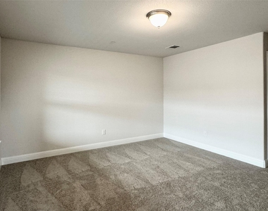 7856 Manilla Drive - Photo Thumbnail 16