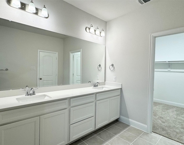 7856 Manilla Drive - Photo Thumbnail 11