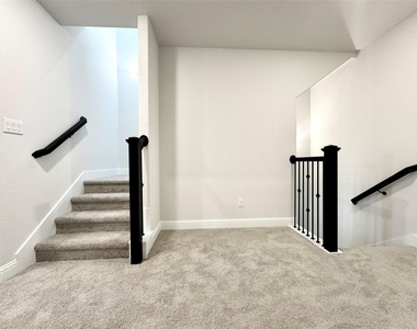 7856 Manilla Drive - Photo Thumbnail 7