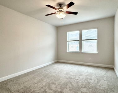 7856 Manilla Drive - Photo Thumbnail 9